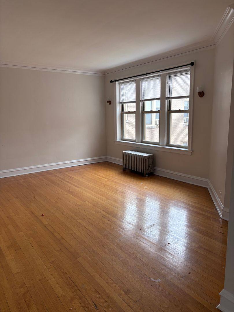 Apartment for rent at 7443-49 N Claremont, Chicago, IL 60645