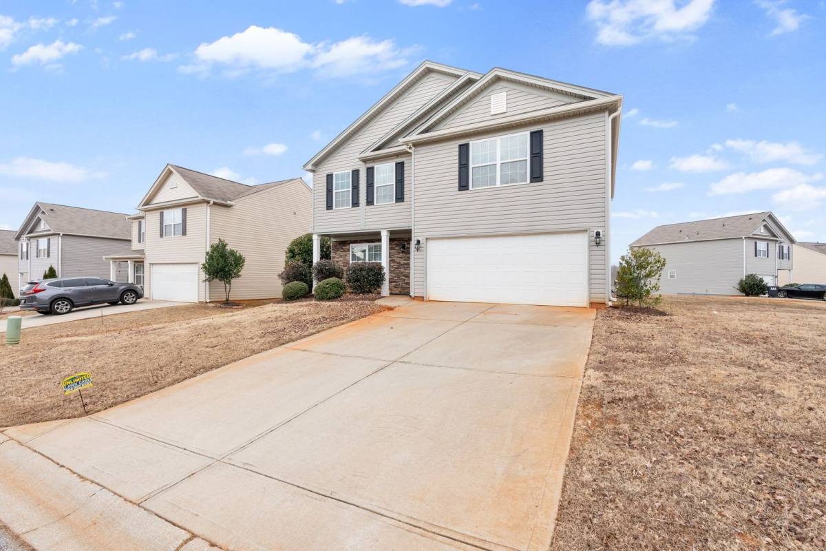 House for rent at 200 Willow Grove Way, Piedmont, SC 29673