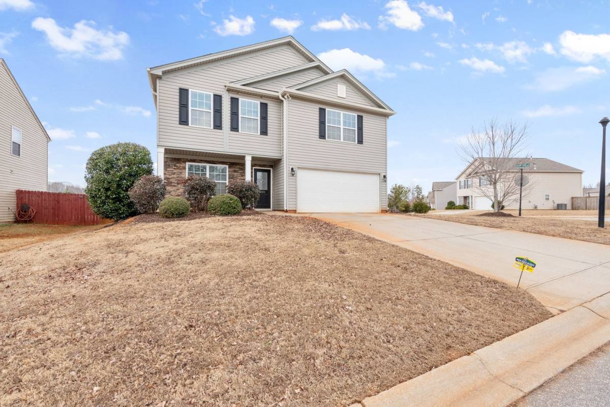 House for rent at 200 Willow Grove Way, Piedmont, SC 29673