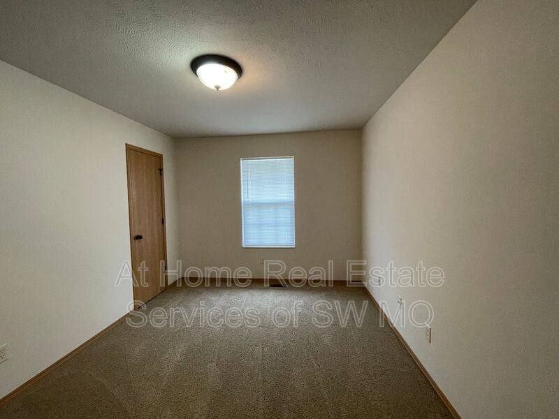 Apartment for rent at 3928 S Jonathan Ave, Springfield, MO 65807