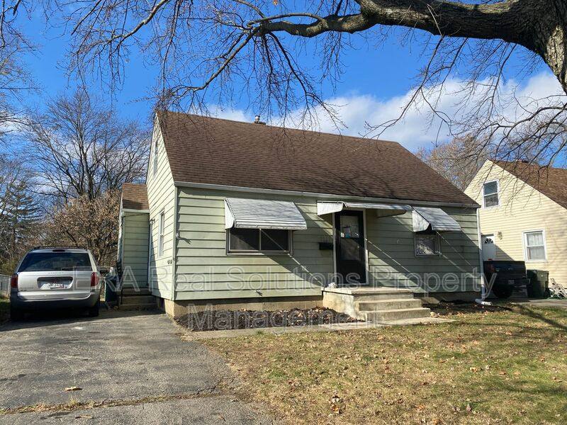 House for rent at 3327 McGuffey Rd, Columbus, OH 43224