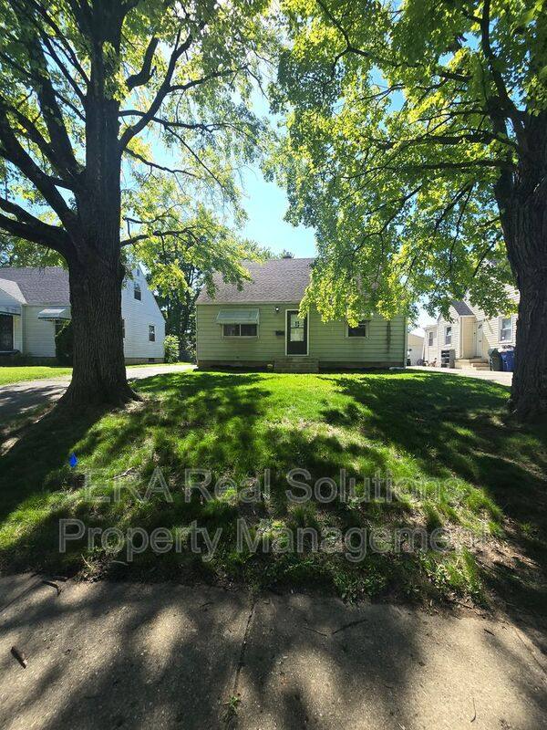 House for rent at 3327 McGuffey Rd, Columbus, OH 43224