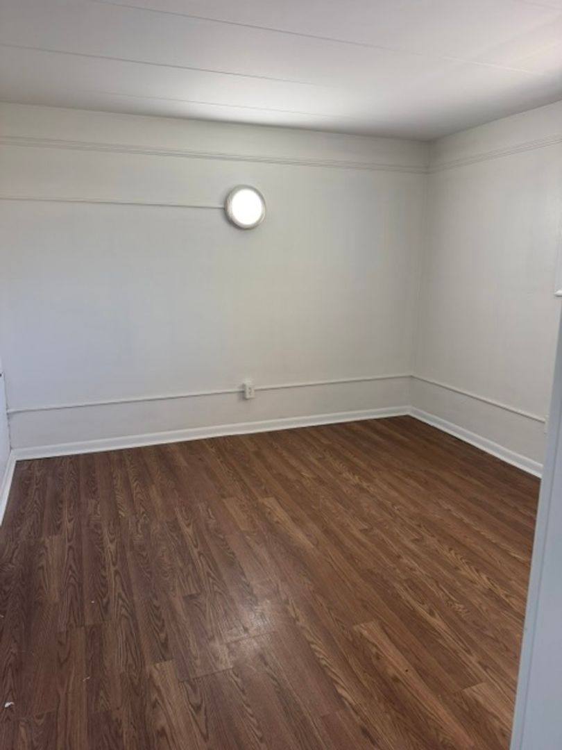 Apartment for rent at 76 Pennsylvania Ave, Westminster, MD 21157