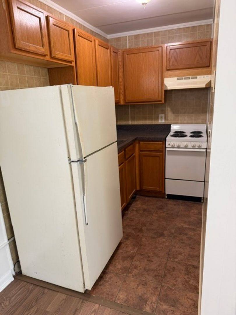 Apartment for rent at 76 Pennsylvania Ave, Westminster, MD 21157