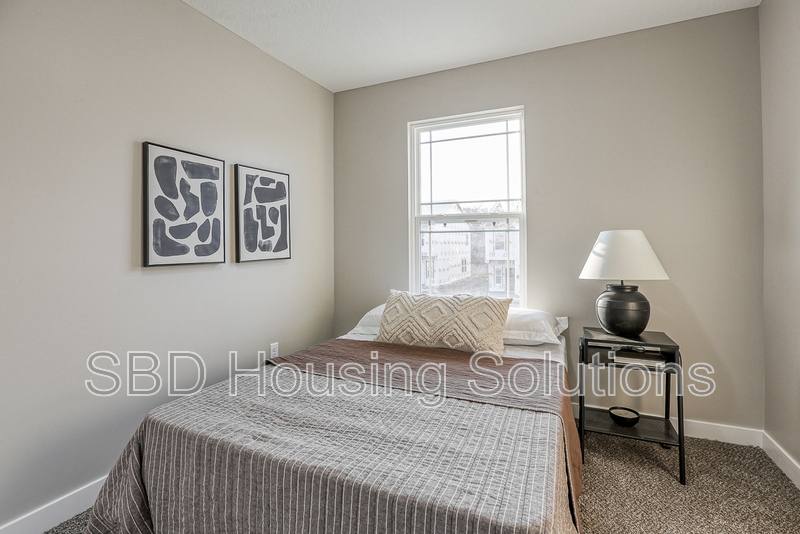 Townhouse for rent at 2913 S Harvard Ave #D, Independence, MO 64052