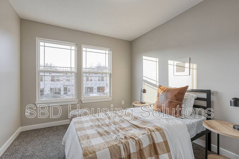 Townhouse for rent at 2913 S Harvard Ave #D, Independence, MO 64052