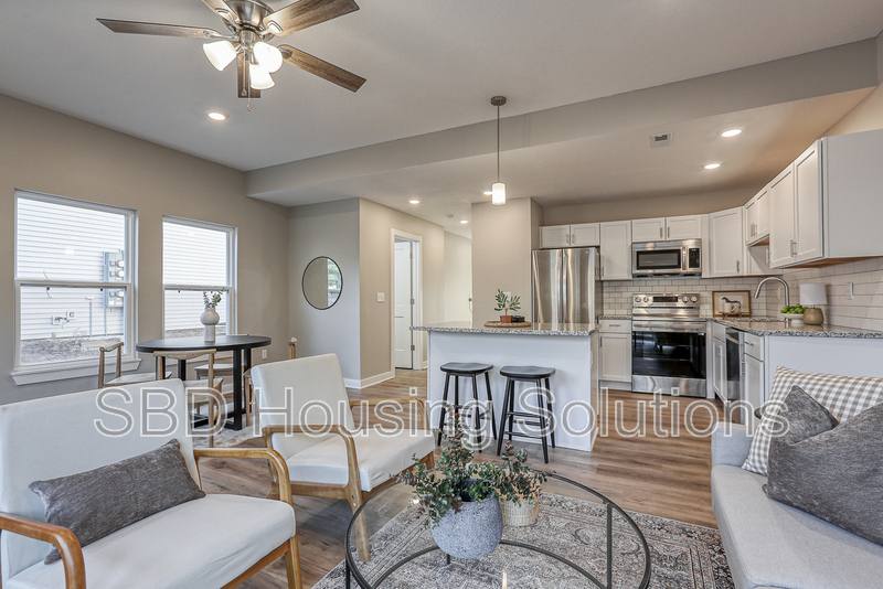 Townhouse for rent at 2913 S Harvard Ave #D, Independence, MO 64052