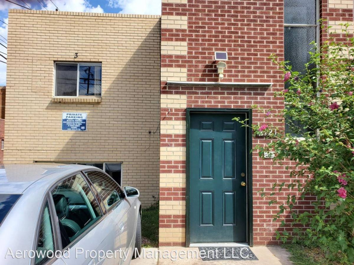 Apartment for rent at 1401 Gaylord St, Denver, CO 80206