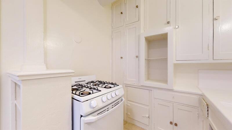 Apartment for rent at 21 Westminster Ave #107, Venice, CA 90291