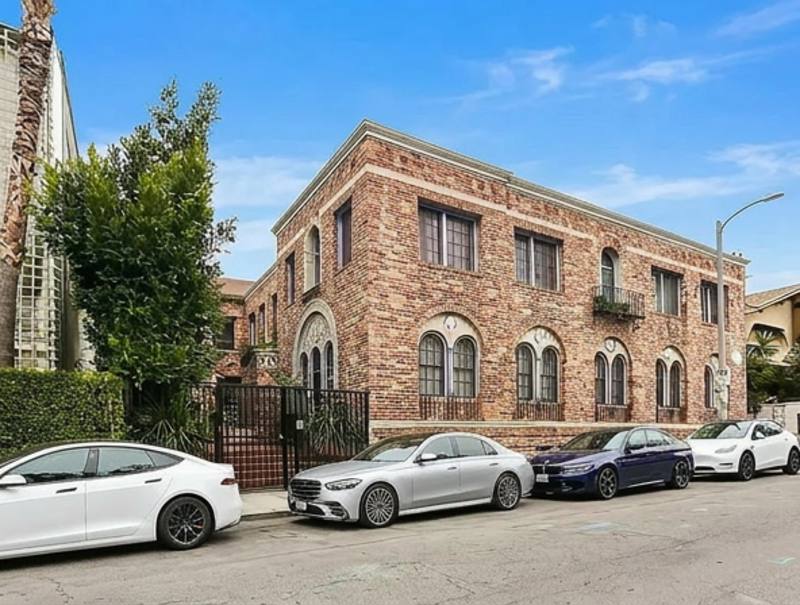 Apartment for rent at 21 Westminster Ave #107, Venice, CA 90291