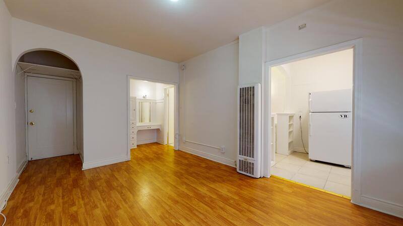 Apartment for rent at 21 Westminster Ave #107, Venice, CA 90291