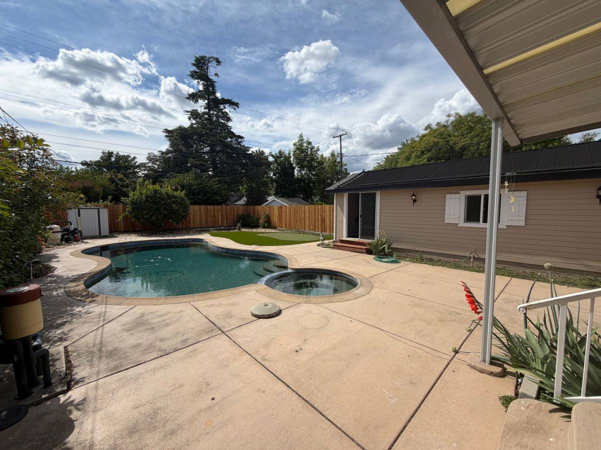 House for rent at 2548 52nd St, Sacramento, CA 95817
