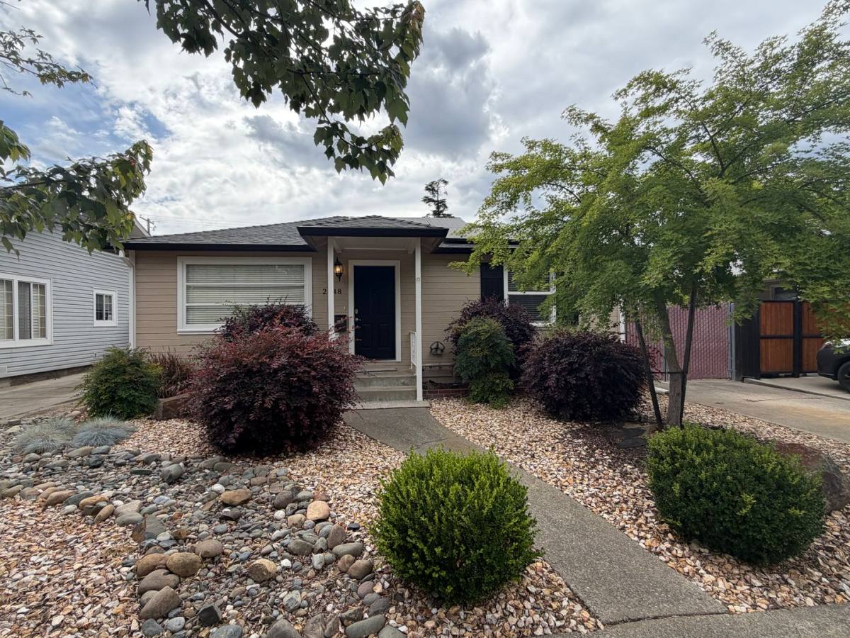 House for rent at 2548 52nd St, Sacramento, CA 95817