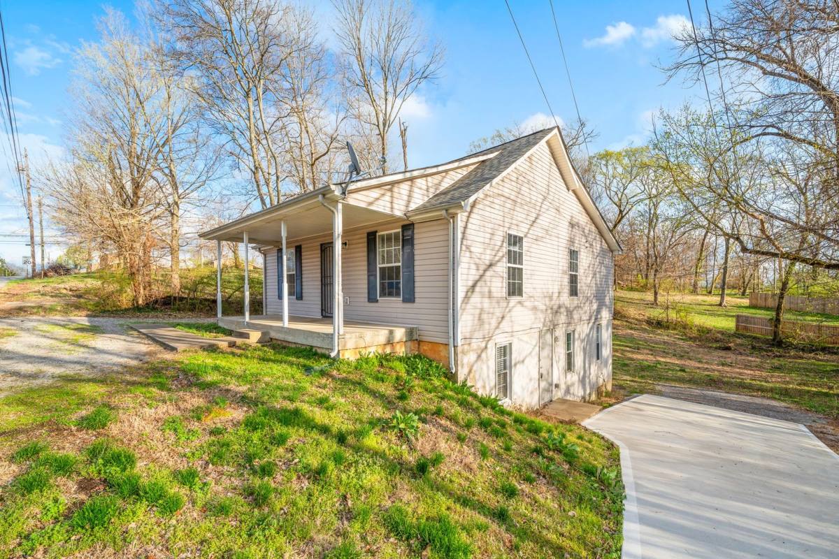 Apartment for rent at 208 Chapel St, Clarksville, TN 37042