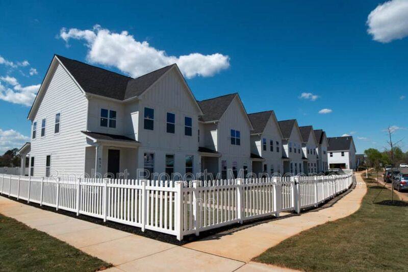 Townhouse for rent at 515 Harjo Dr, Rock Hill, SC 29730