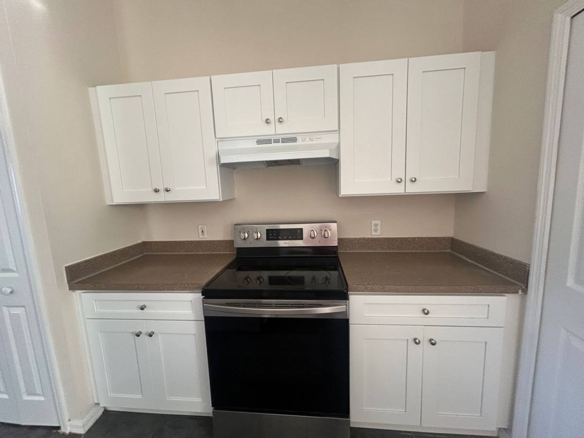 225-227 Ichabod Ave, Lehigh Acres, FL 33973 - Apartment for Rent - Image 3