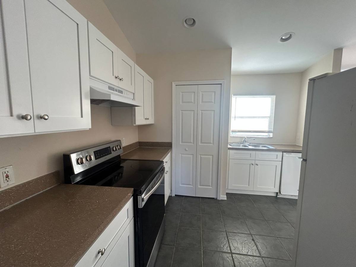 225-227 Ichabod Ave, Lehigh Acres, FL 33973 - Apartment for Rent - Image 6