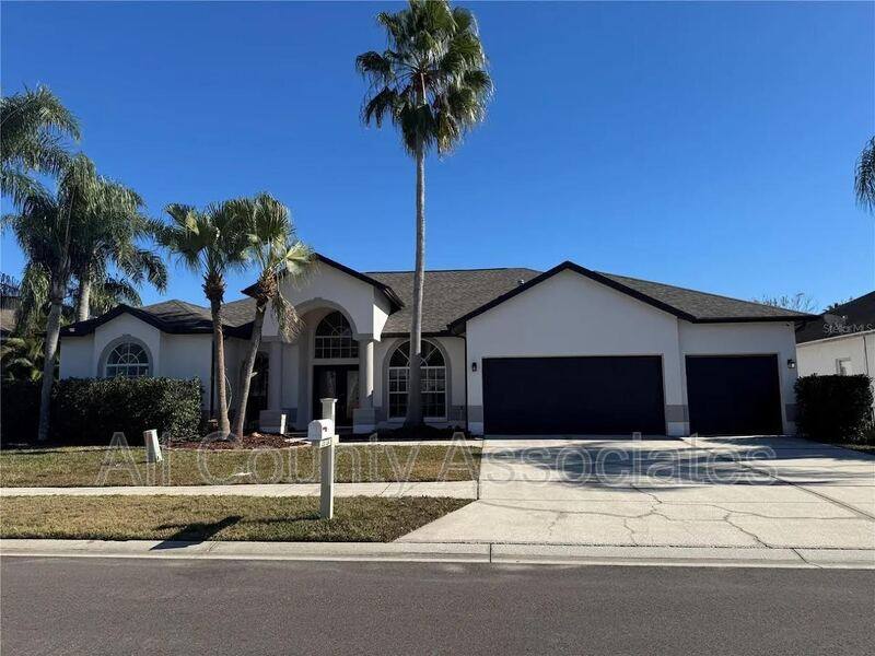 House for rent at 28724 Hanging Moss Loop, Wesley Chapel, FL 33543
