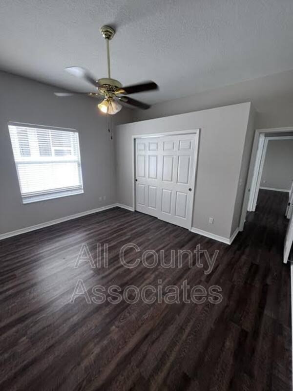 House for rent at 28724 Hanging Moss Loop, Wesley Chapel, FL 33543