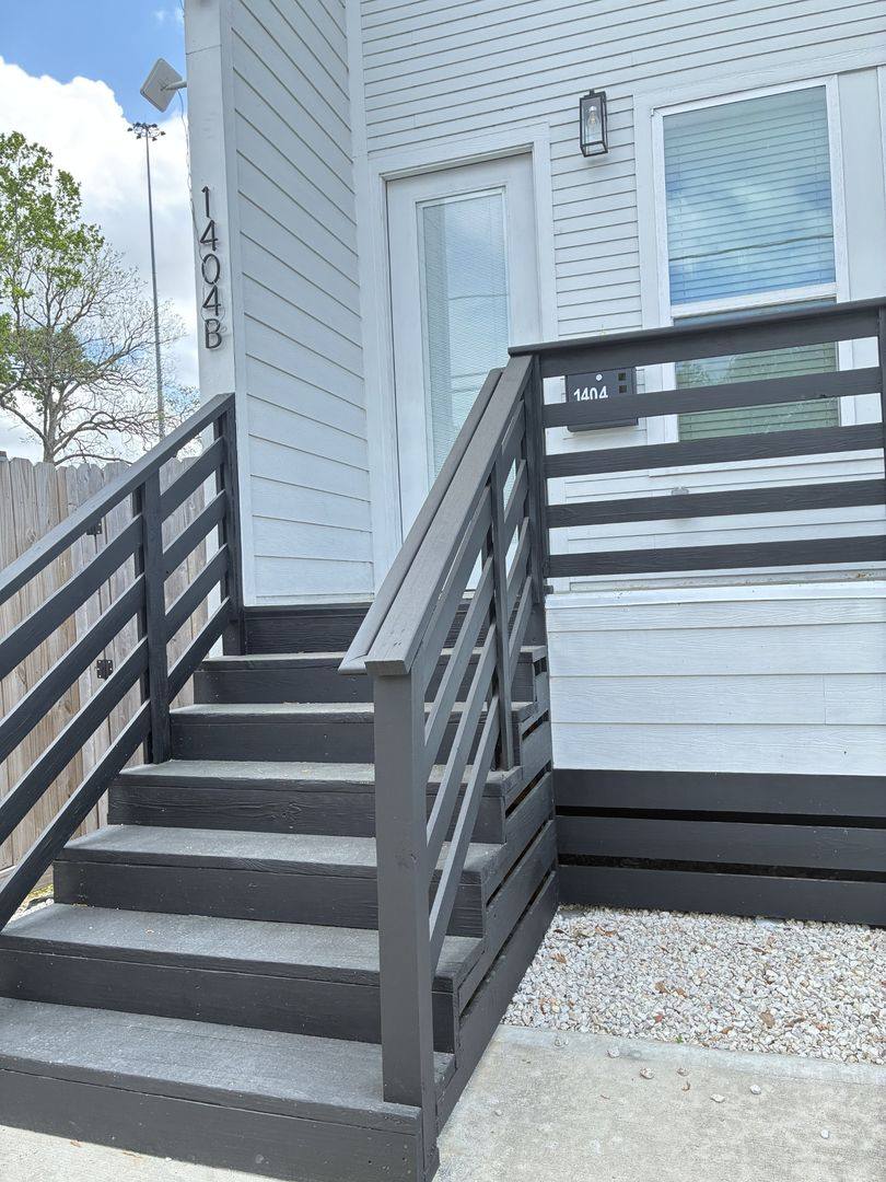 Townhouse for rent at 1404 E 31st St, Houston, TX 77022