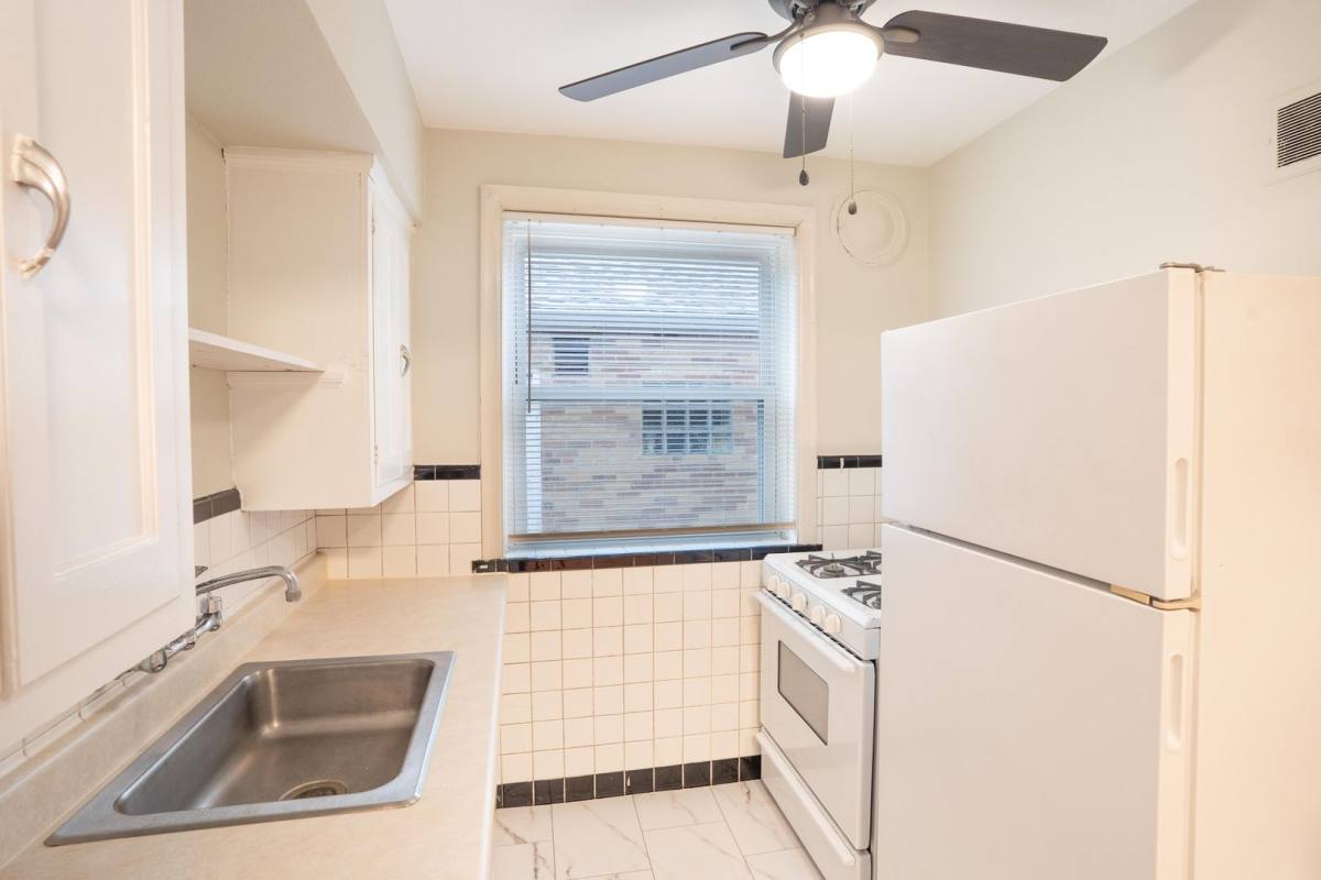 Apartment for rent at 6314 Sutherland Ave, Saint Louis, MO 63109