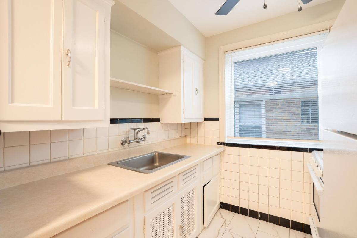 Apartment for rent at 6314 Sutherland Ave, Saint Louis, MO 63109