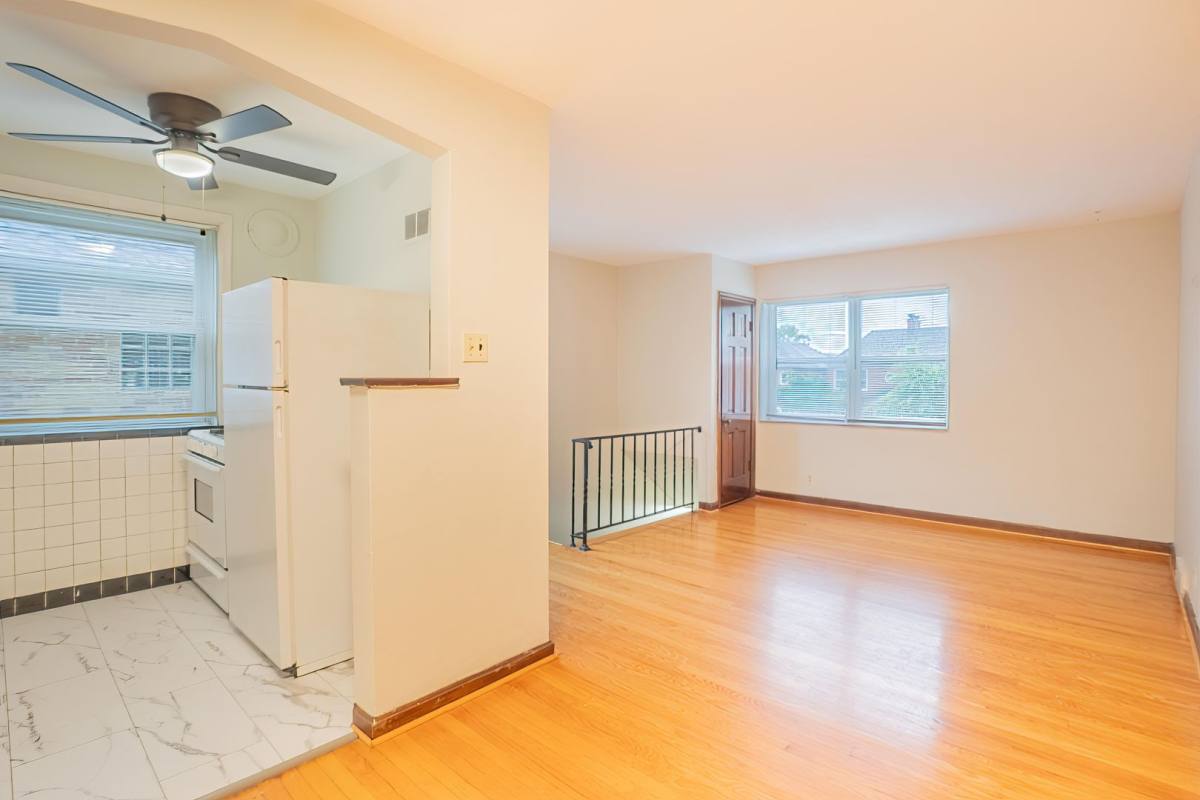 Apartment for rent at 6314 Sutherland Ave, Saint Louis, MO 63109