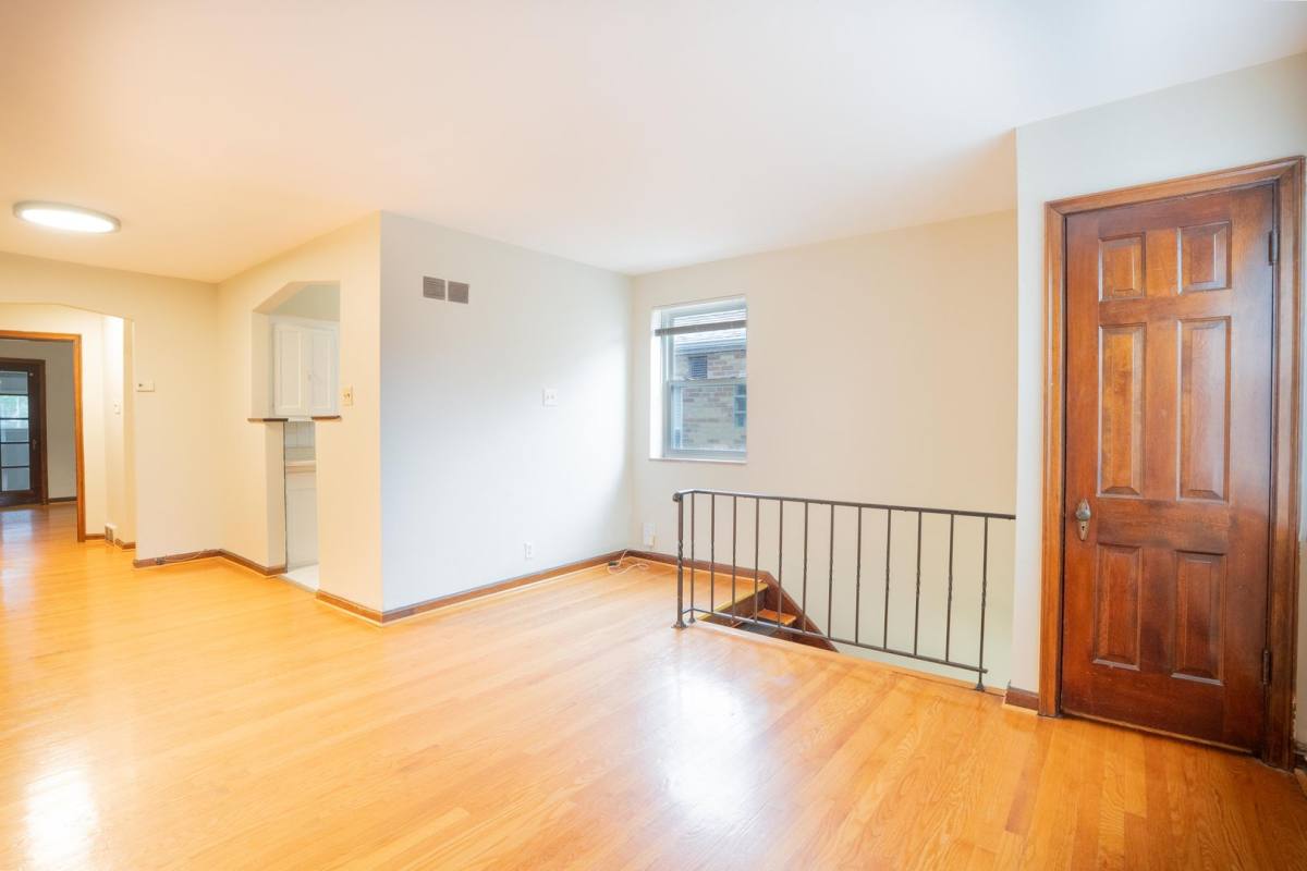 Apartment for rent at 6314 Sutherland Ave, Saint Louis, MO 63109