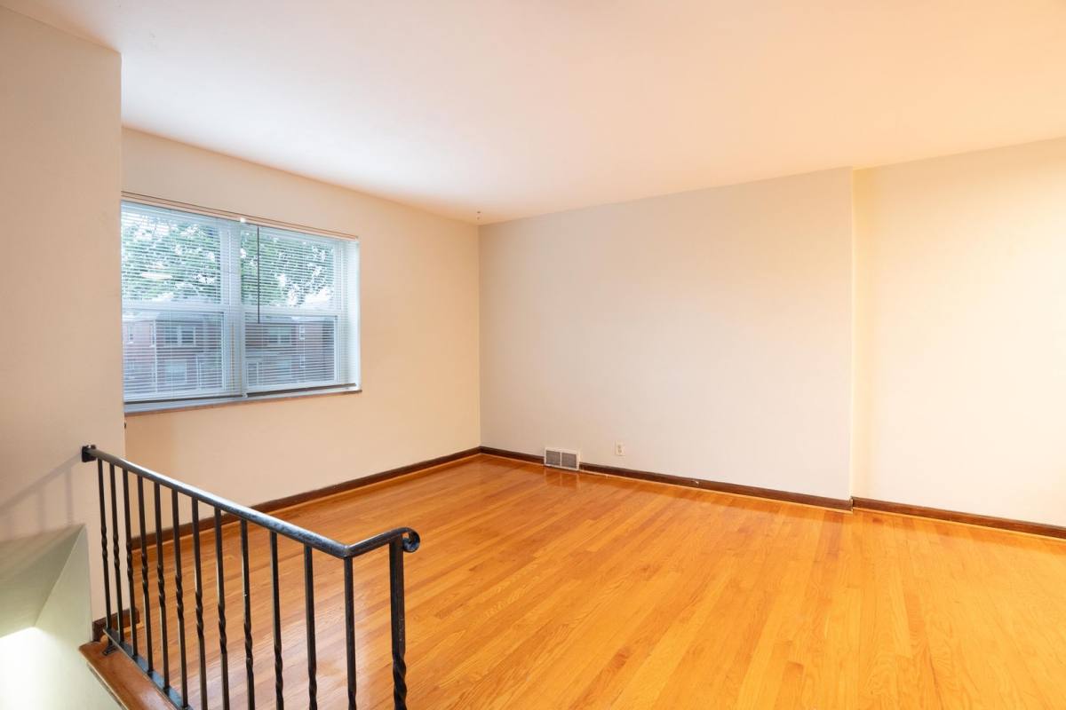 Apartment for rent at 6314 Sutherland Ave, Saint Louis, MO 63109