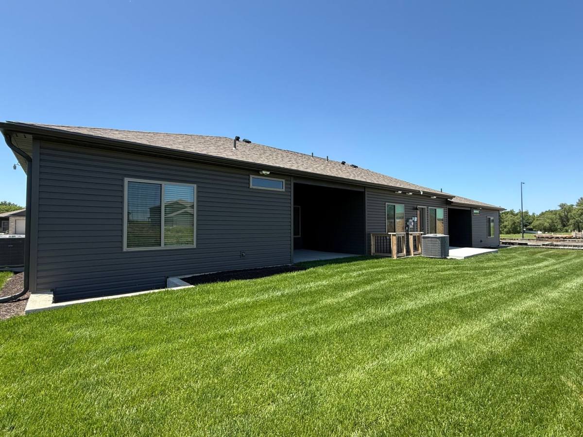 Townhouse for rent at 7007 Serpentine Dr, Lincoln, NE 68521