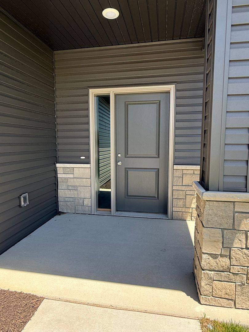 Townhouse for rent at 7007 Serpentine Dr, Lincoln, NE 68521