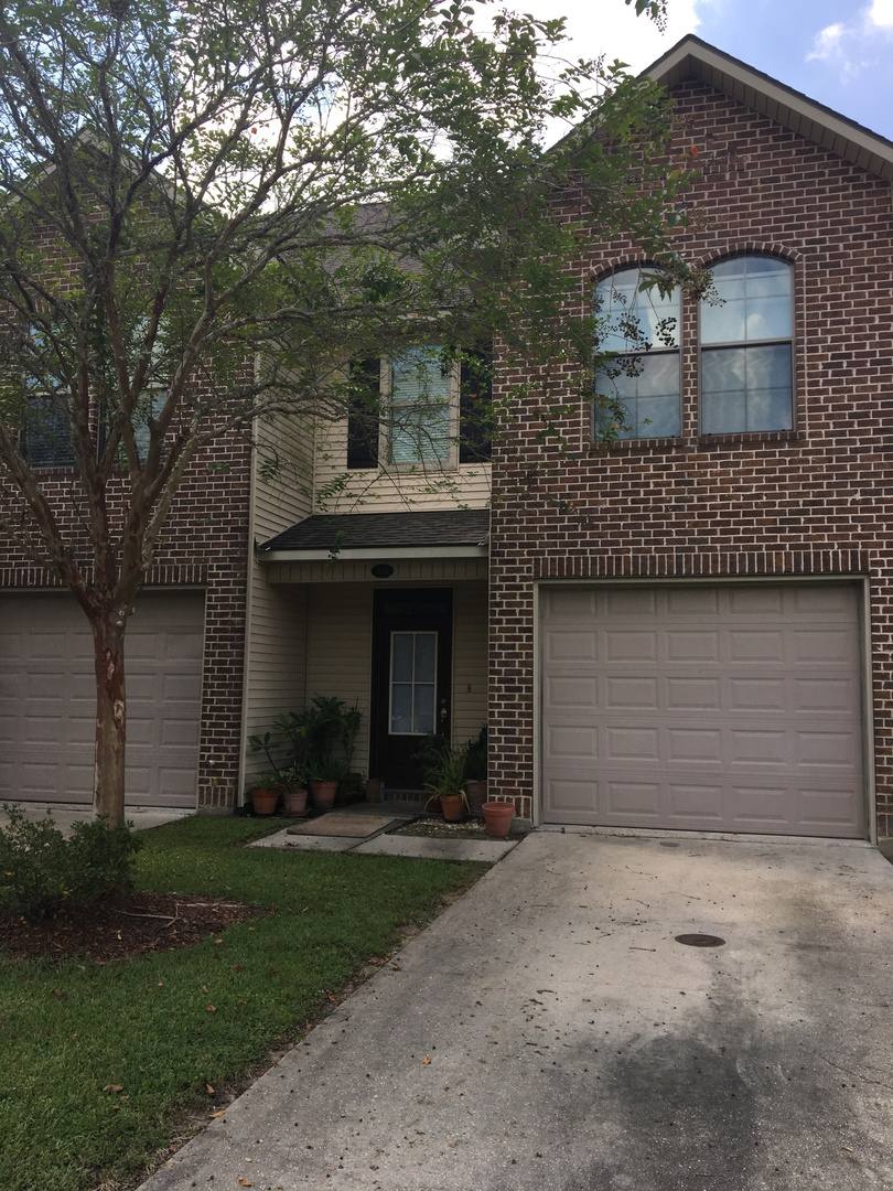Townhouse for rent at 910 S Audubon Place, Gonzales, LA 70737
