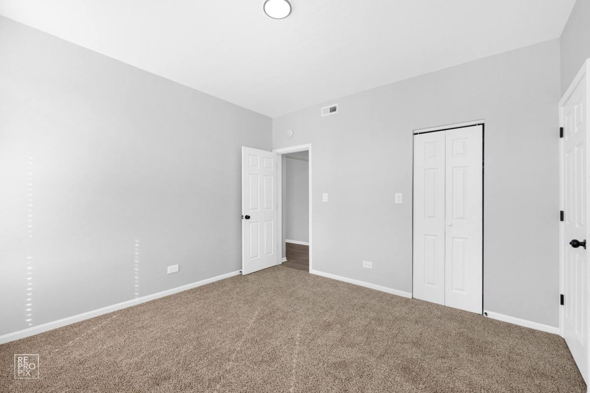 Apartment for rent at 4853-59 S Prairie, Chicago, IL 60615