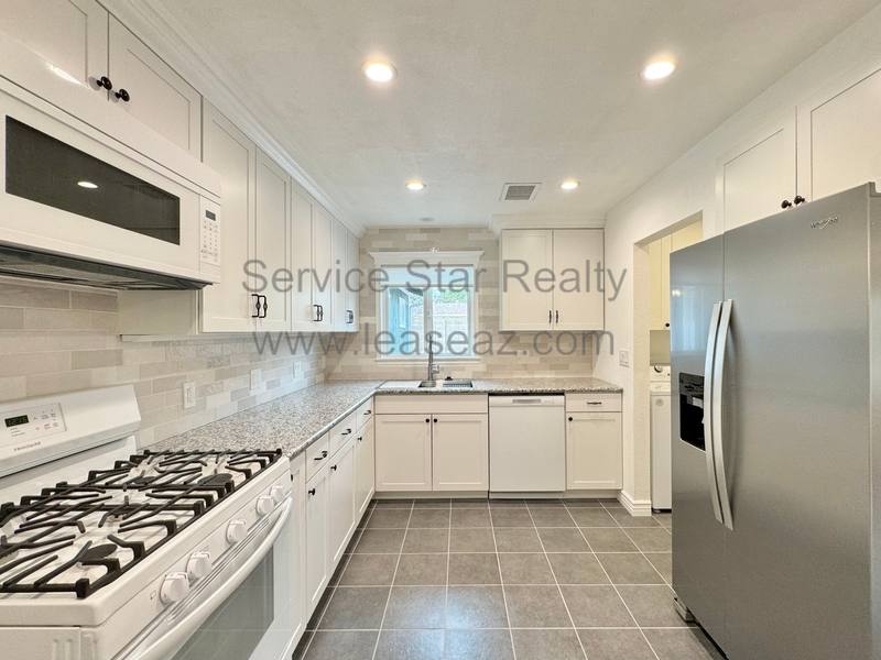 House for rent at 2908 E Avalon Dr, Phoenix, AZ 85016