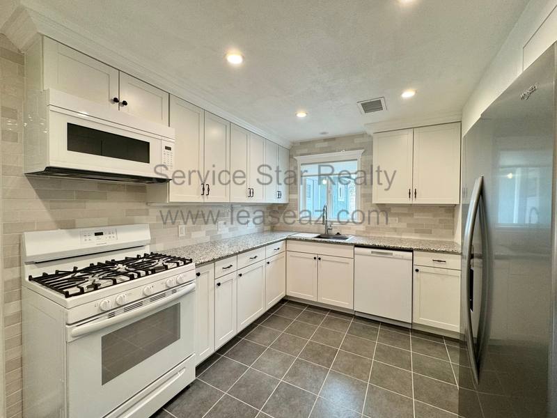 House for rent at 2908 E Avalon Dr, Phoenix, AZ 85016
