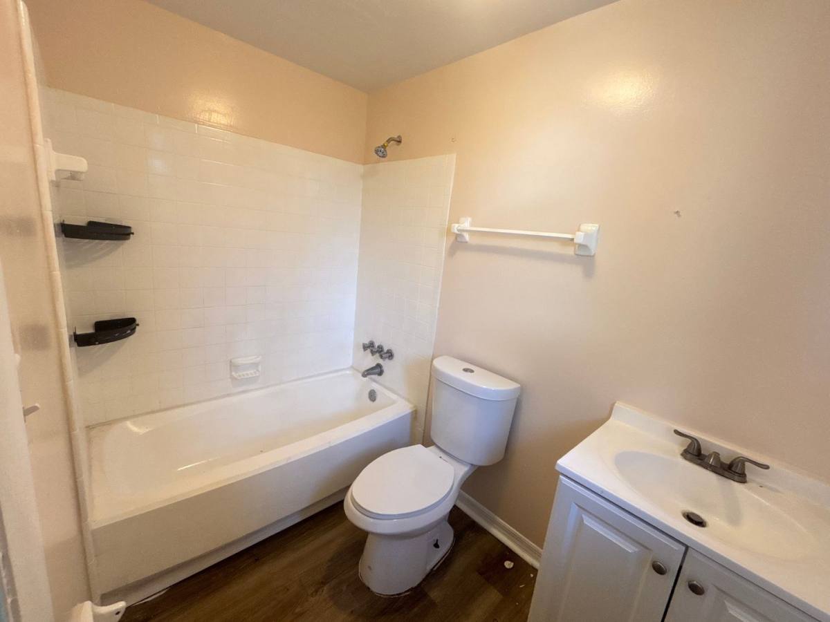 Apartment for rent at 709 SW 70th Terrace, Gainesville, FL 32607
