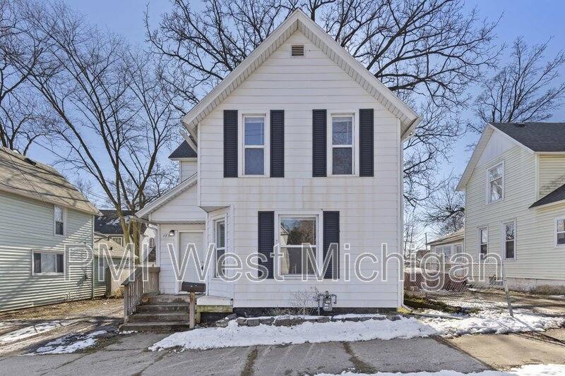 House for rent at 1038 3rd St NW, Grand Rapids, MI 49504
