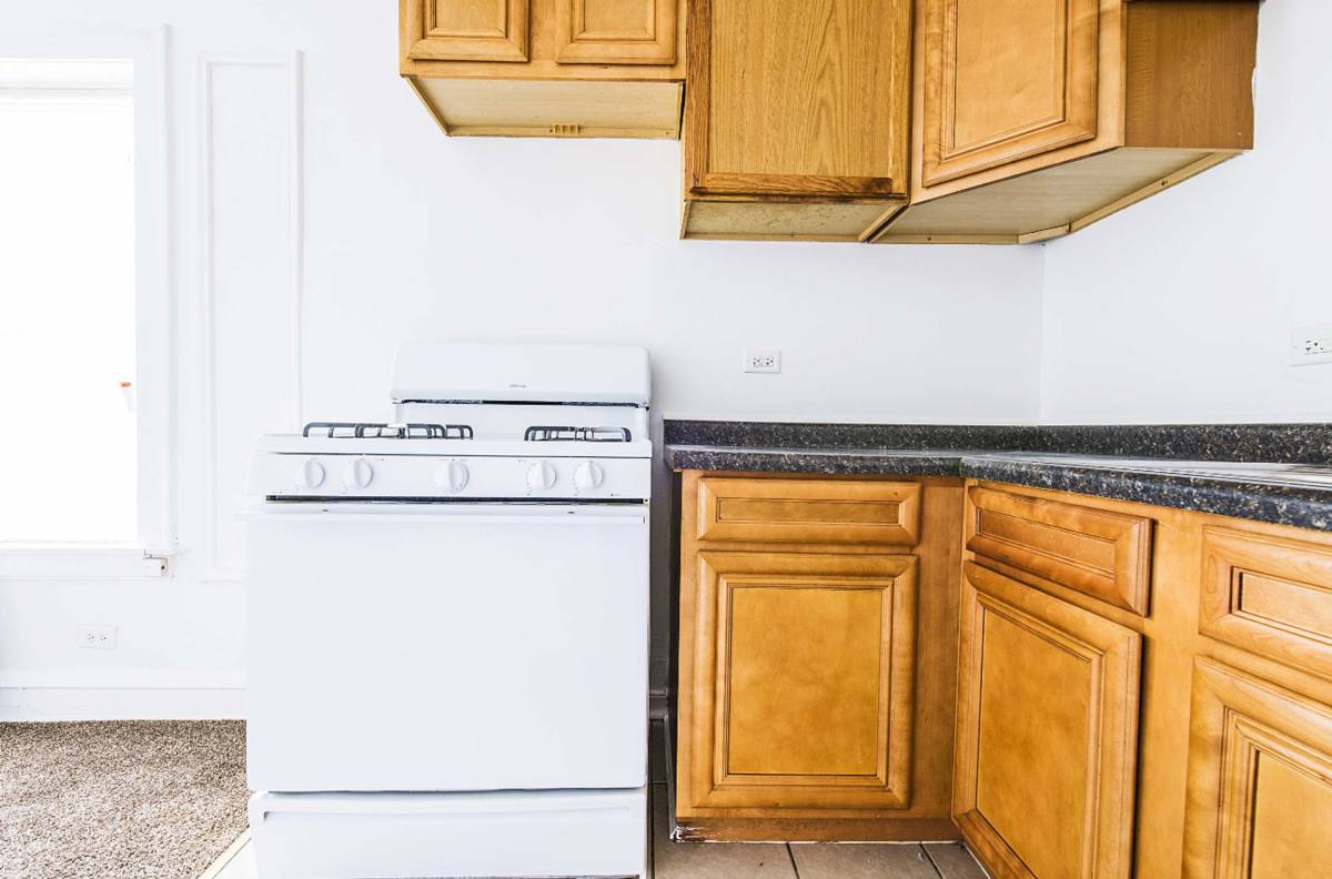 Apartment for rent at 1615-21 W 77th St, Chicago, IL 60620