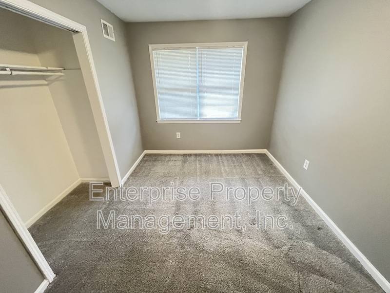 House for rent at 4379 Hunt Cliff Trace St, Memphis, TN 38128