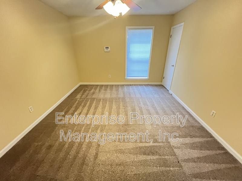 House for rent at 4379 Hunt Cliff Trace St, Memphis, TN 38128