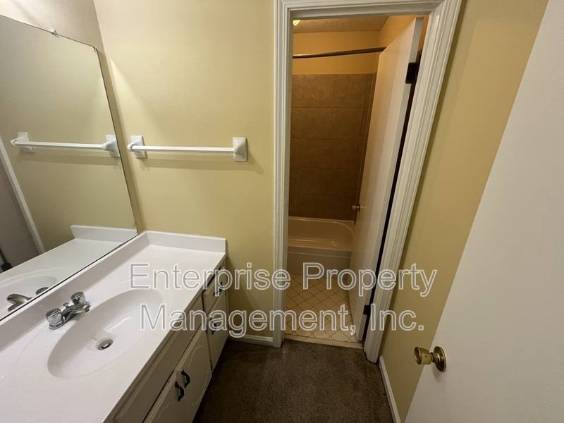 House for rent at 4379 Hunt Cliff Trace St, Memphis, TN 38128
