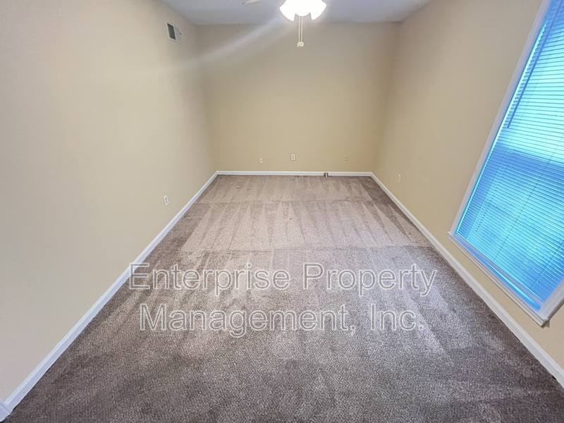 House for rent at 4379 Hunt Cliff Trace St, Memphis, TN 38128