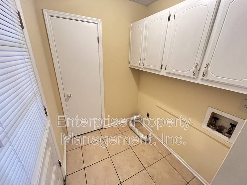 House for rent at 4379 Hunt Cliff Trace St, Memphis, TN 38128