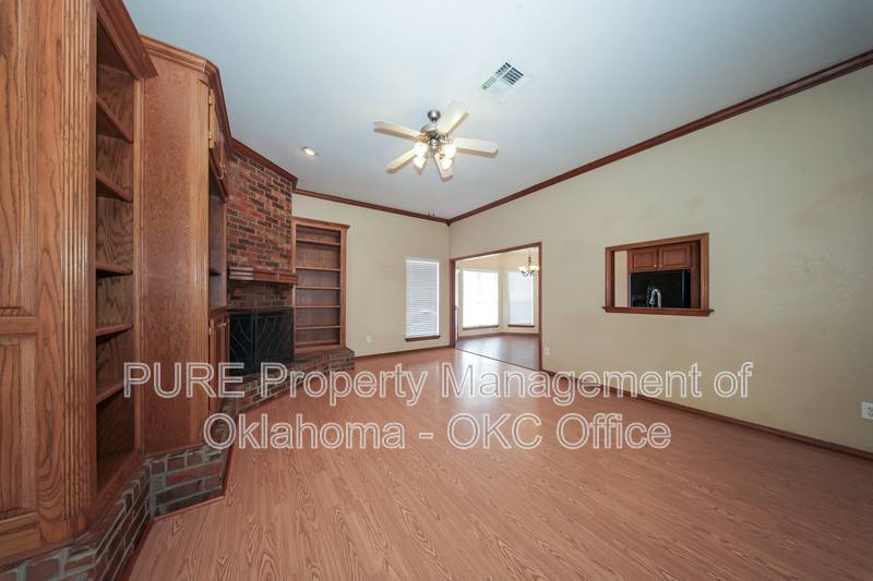 House for rent at 160 N Lakeside Terrace, Mustang, OK 73064