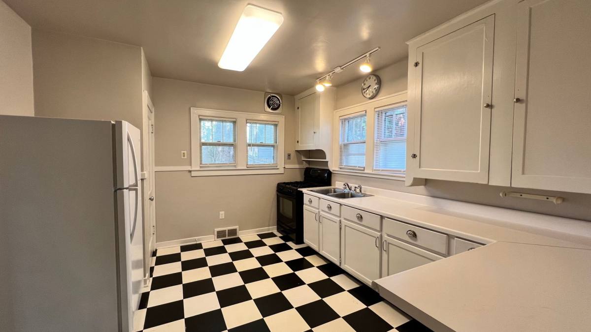 House for rent at 715 Barnett NE, Grand Rapids, MI 49503