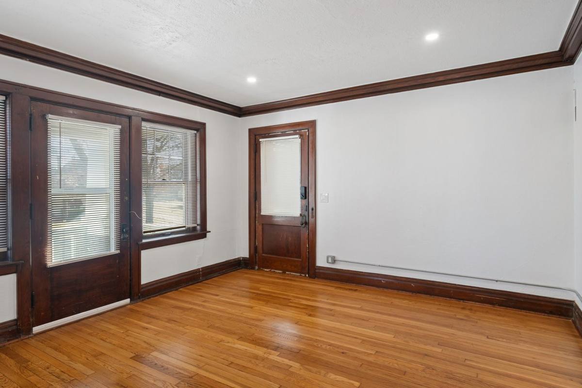 Apartment for rent at 304-306 Gladstone Blvd, Kansas City, MO 64124
