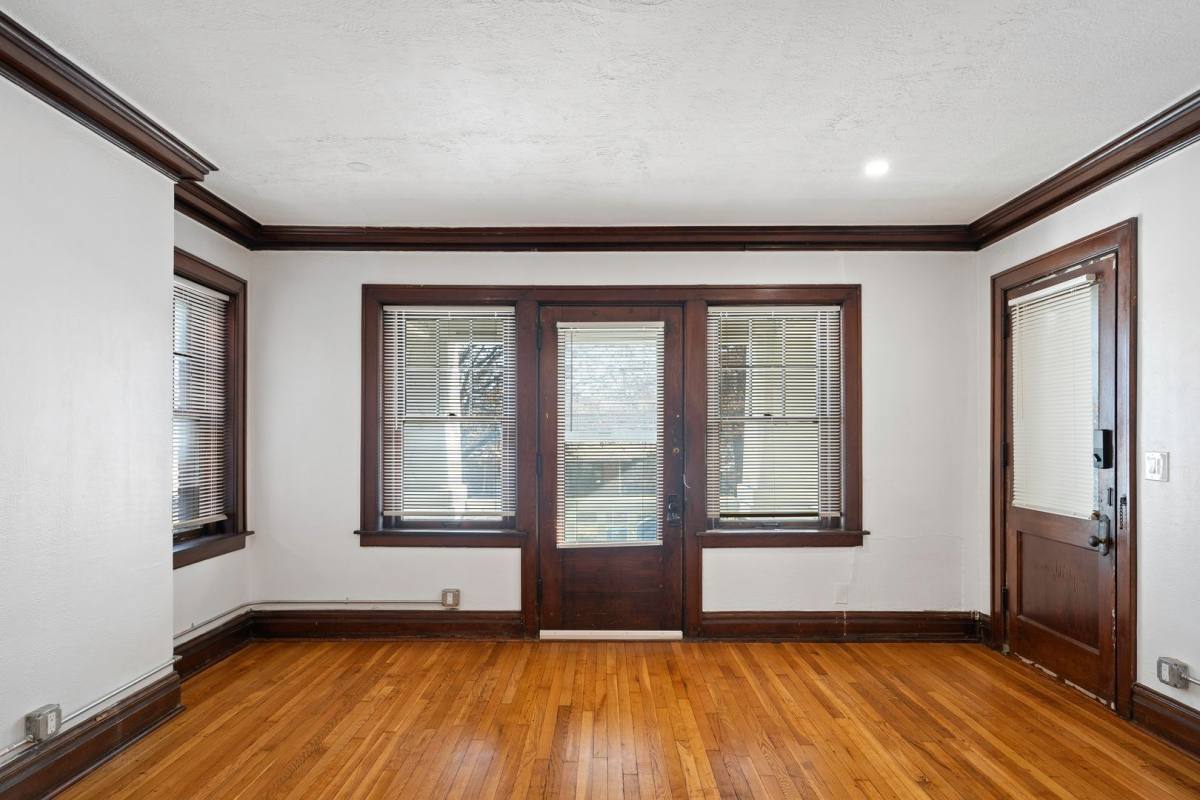 Apartment for rent at 304-306 Gladstone Blvd, Kansas City, MO 64124