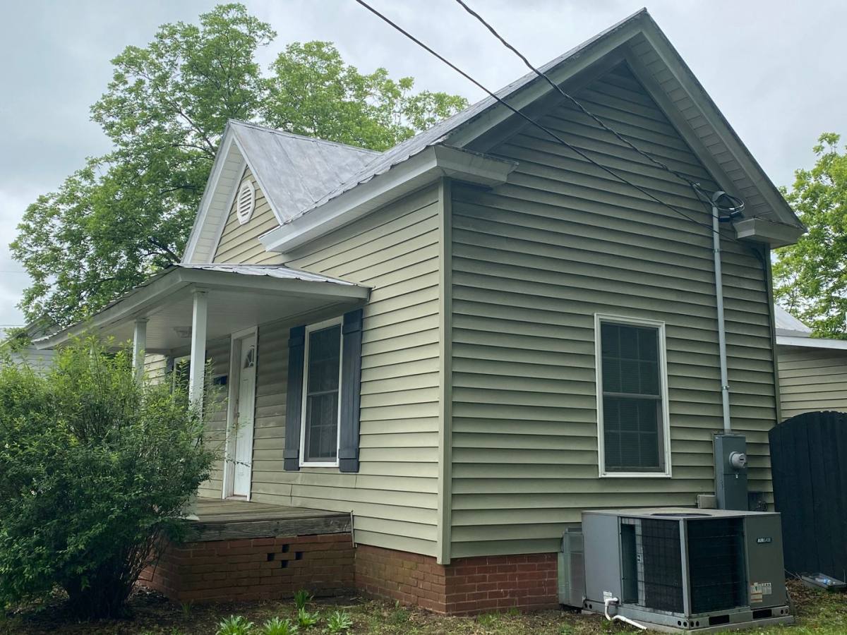 House for rent at 1013 Attica St, Burlington, NC 27215