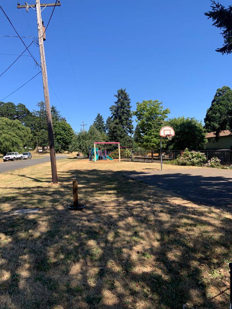 House for rent at 702 College St, Philomath, OR 97370