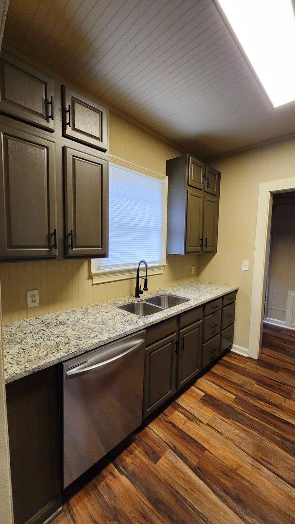 House for rent at 1029 Katherwood Dr SW, Atlanta, GA 30310